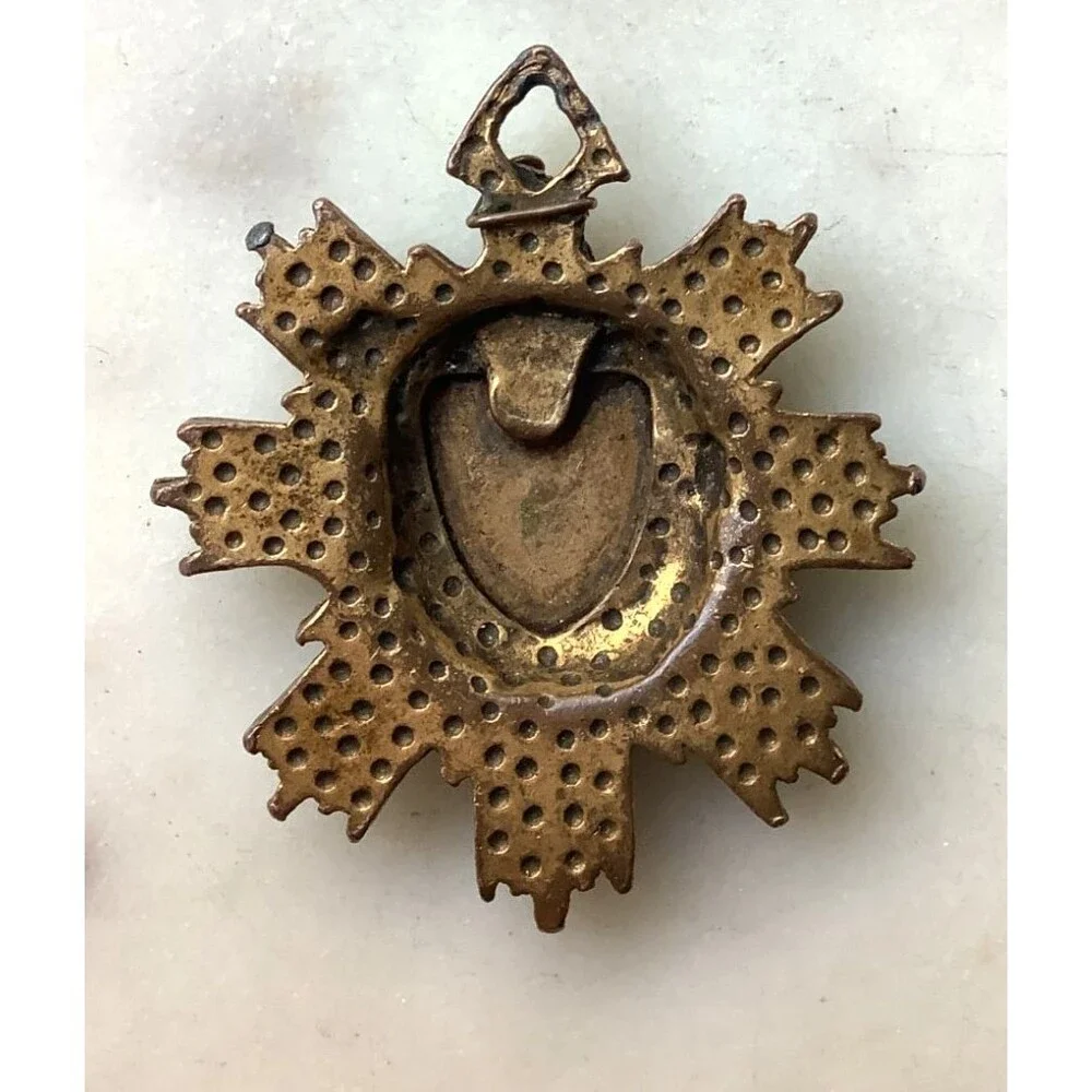 Vintage Heraldic Family Pendant Crest Green Medallion Charm
